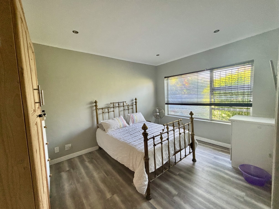 5 Bedroom Property for Sale in Vierlanden Western Cape